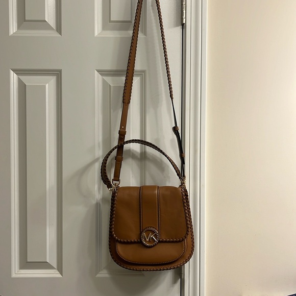 Michael Kors Handbags - Tan Michael Kors Crossbody Bag